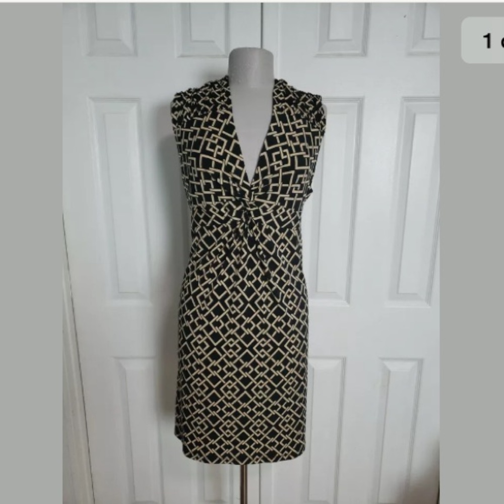 Kiara XXL Sleeveless Beige Black Sheath V Dress